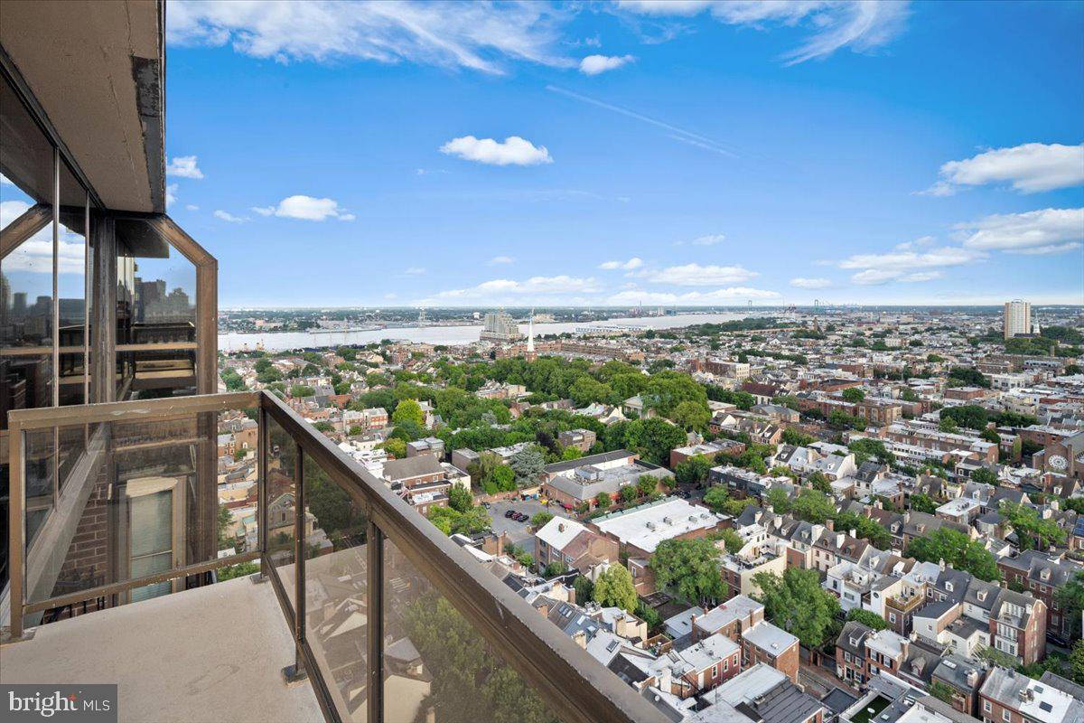 SOCIETY HILL - Residential