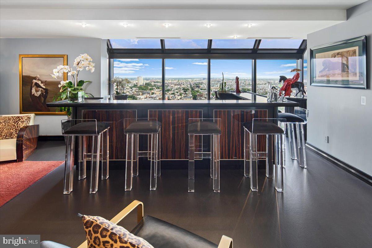 SOCIETY HILL - Residential