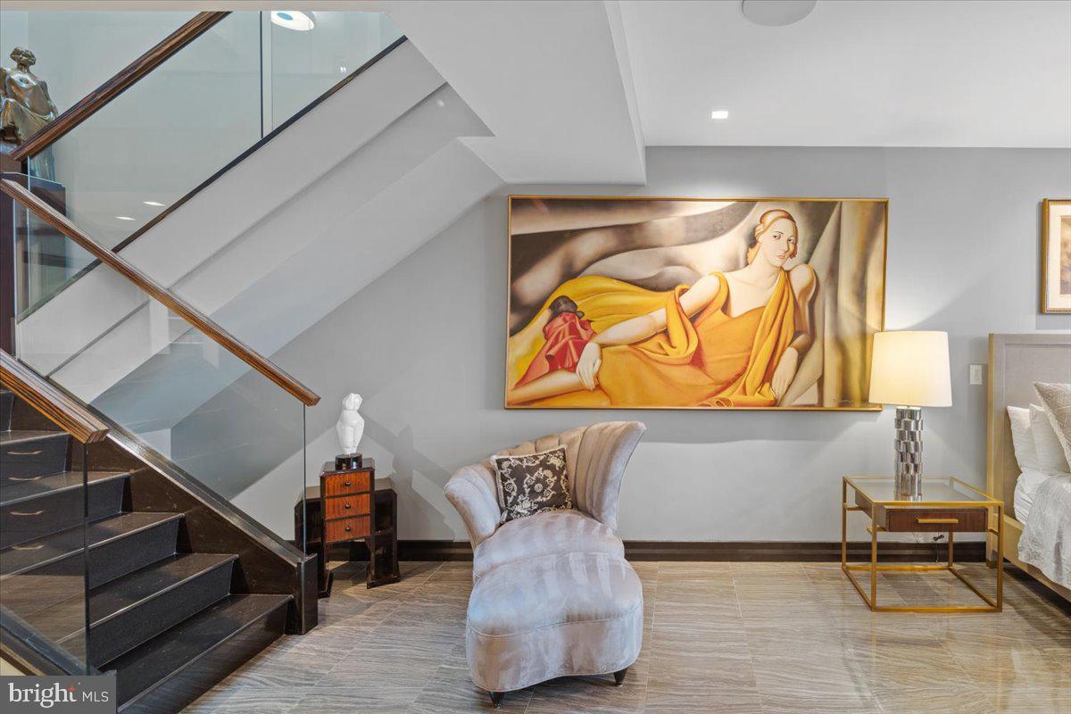 SOCIETY HILL - Residential