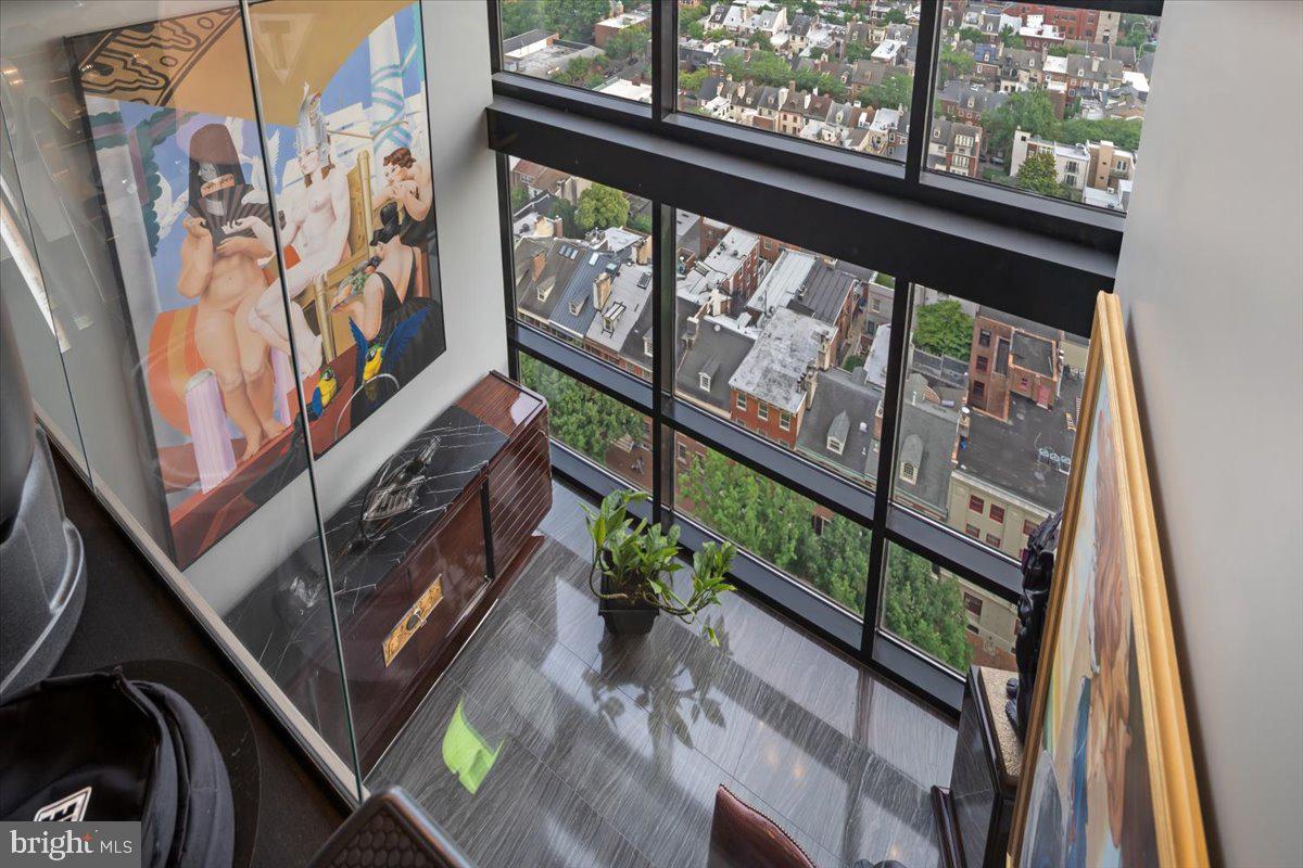 SOCIETY HILL - Residential