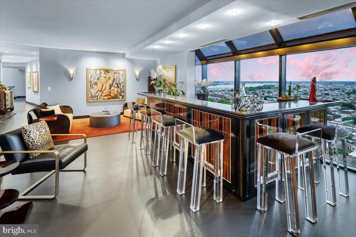 SOCIETY HILL - Residential