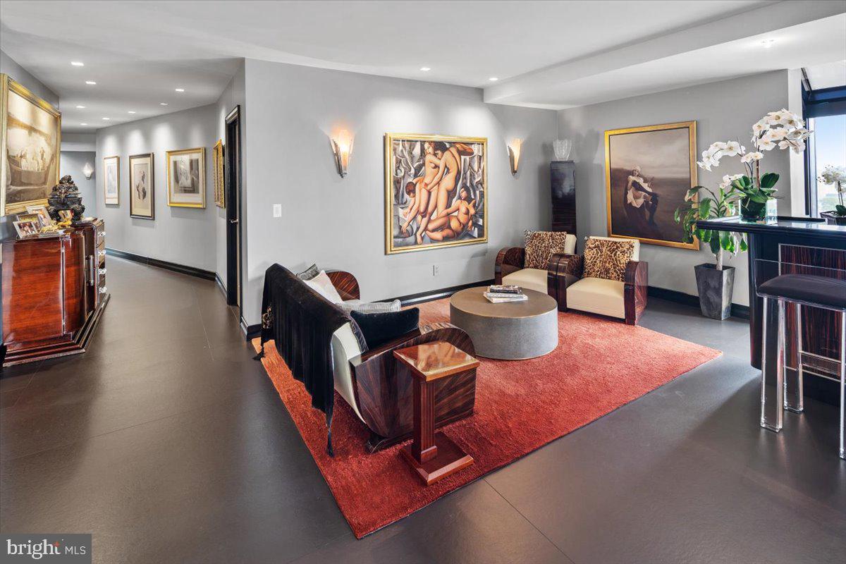 SOCIETY HILL - Residential