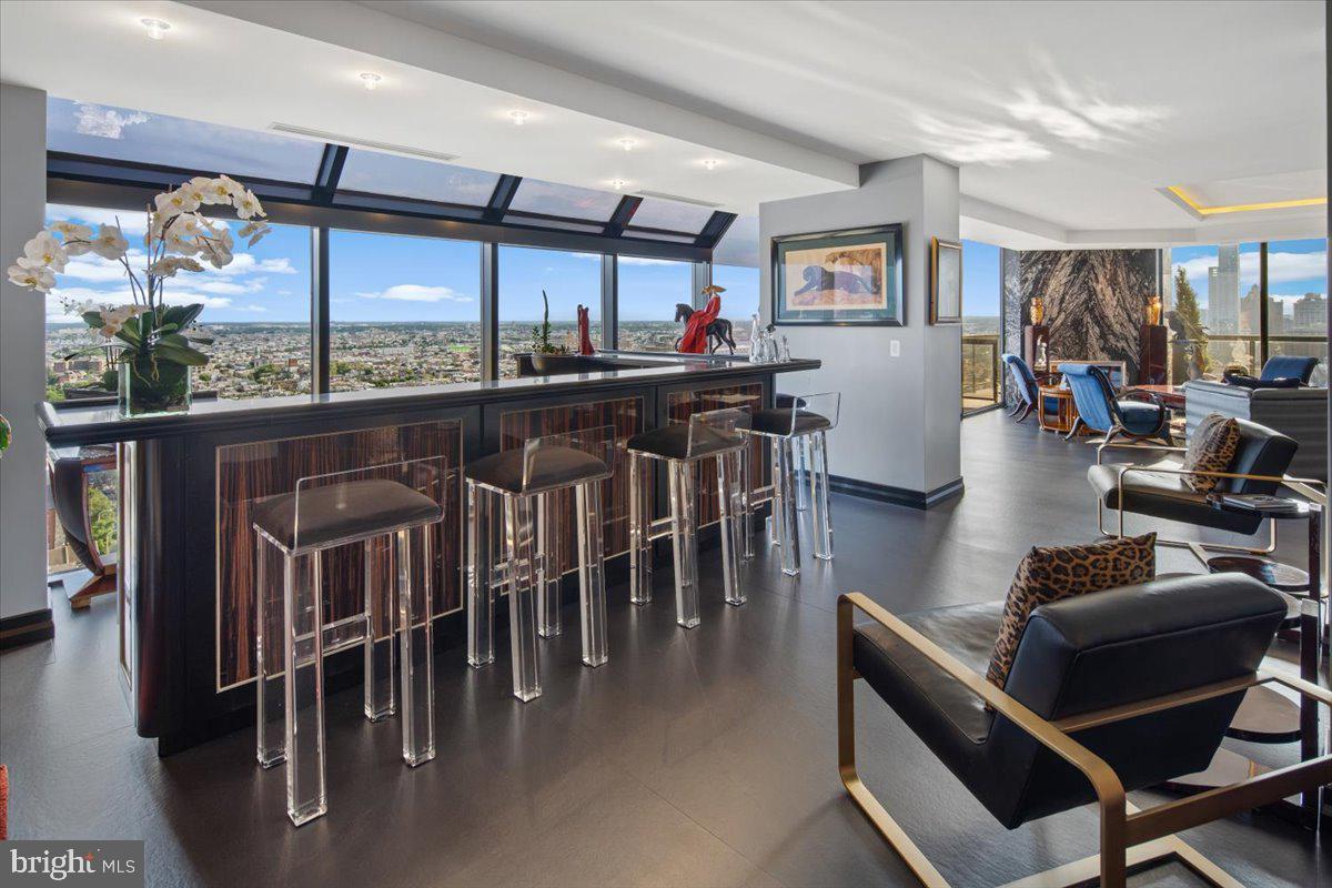 SOCIETY HILL - Residential