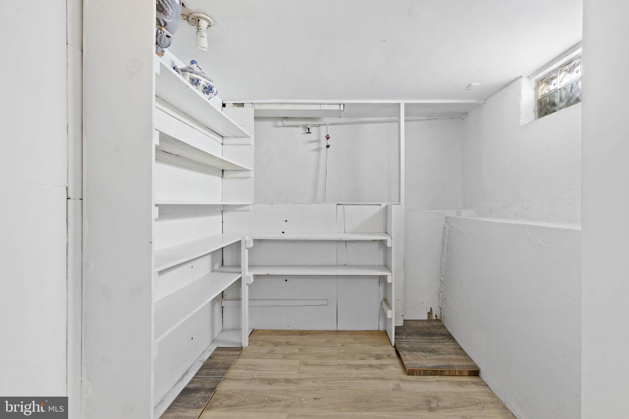 HILLENDALE PARK - Residential