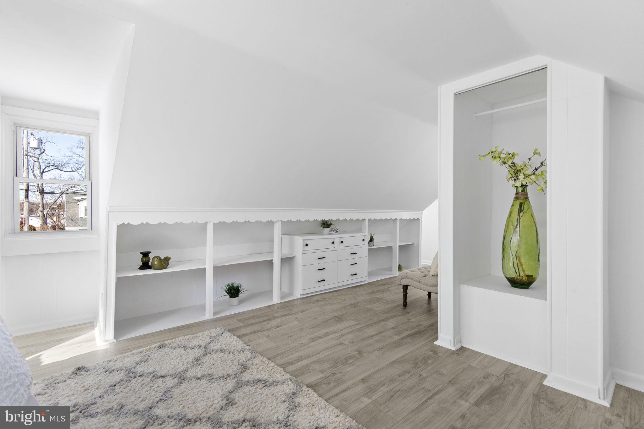 HILLENDALE PARK - Residential