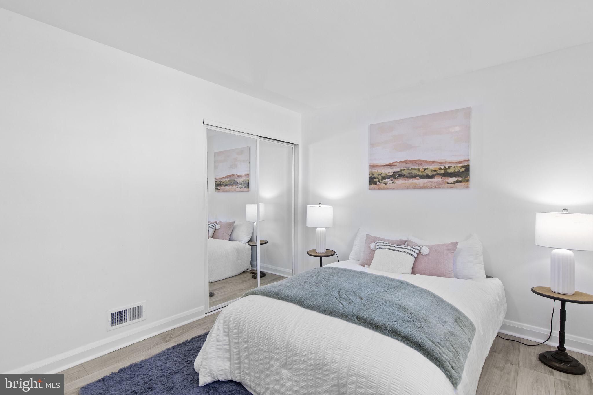 HILLENDALE PARK - Residential