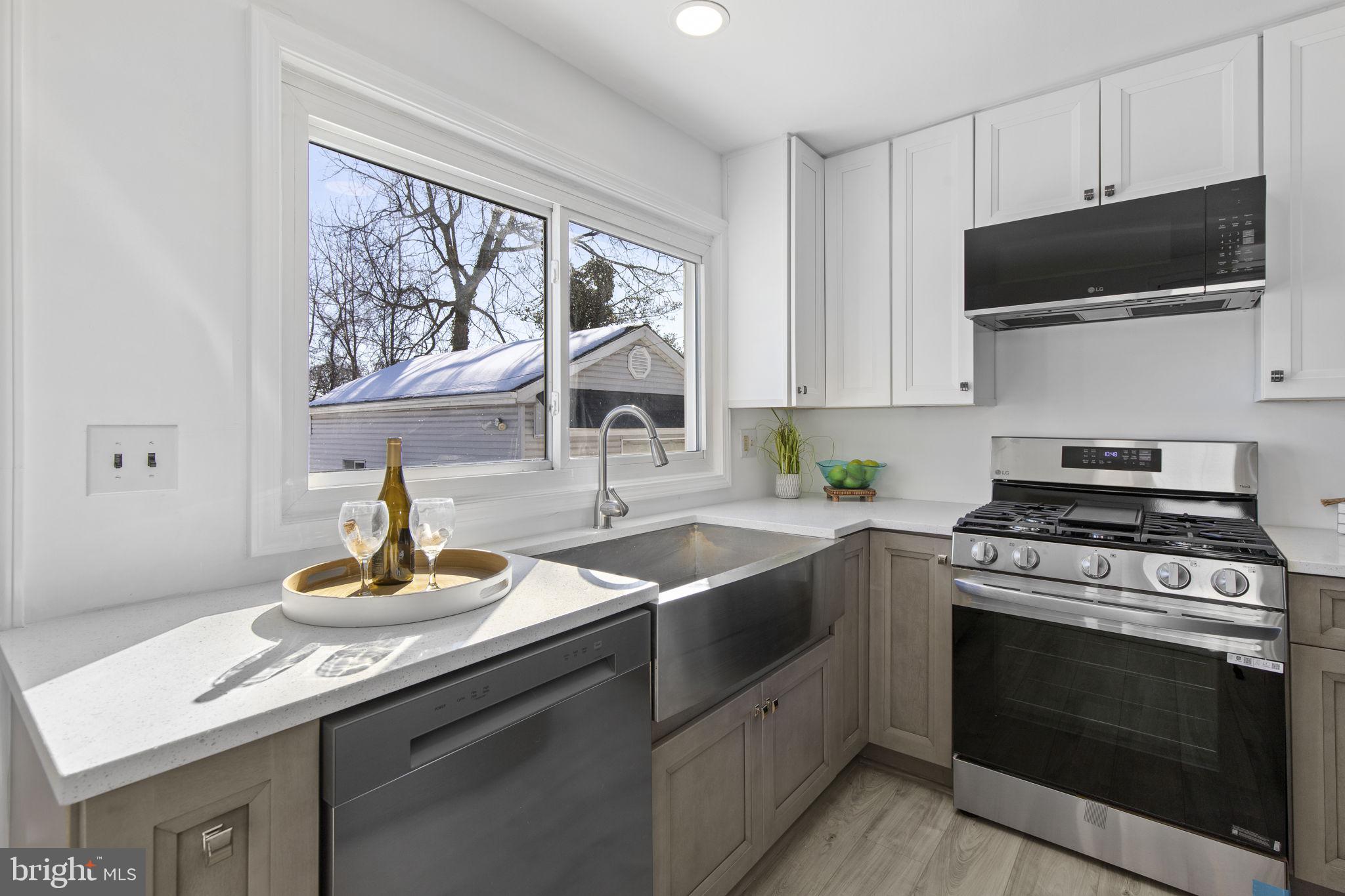 HILLENDALE PARK - Residential