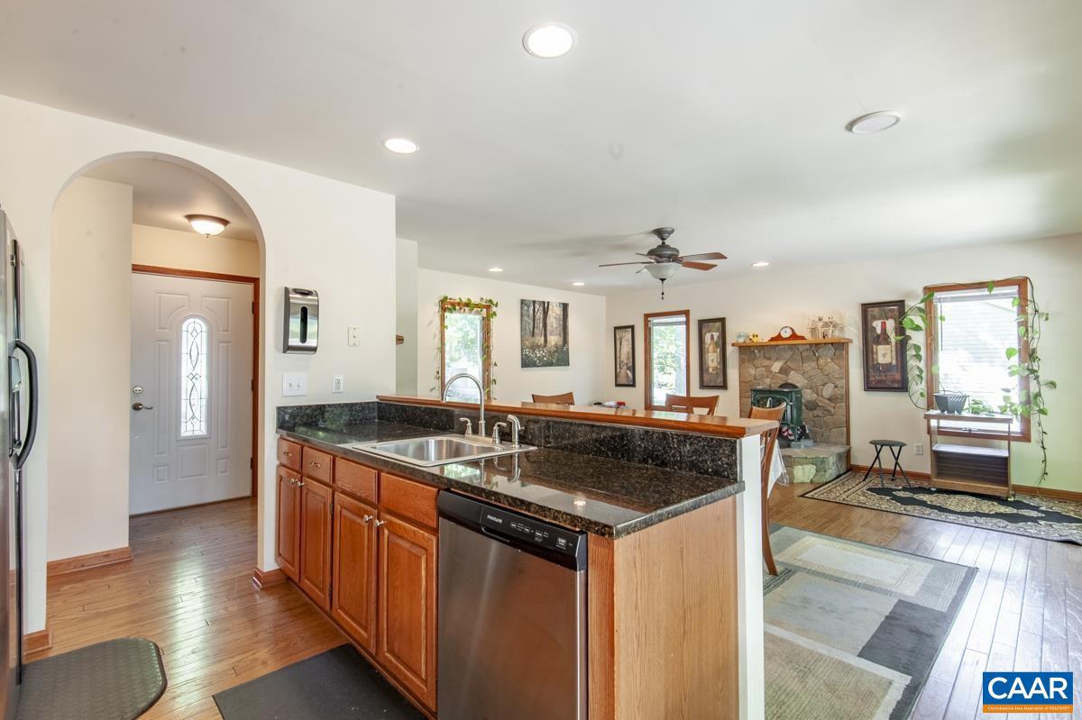 LAKE MONTICELLO - Residential