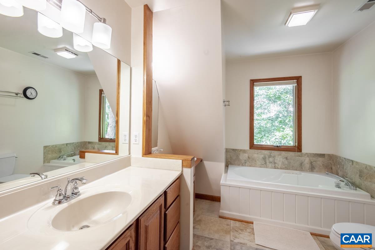 LAKE MONTICELLO - Residential