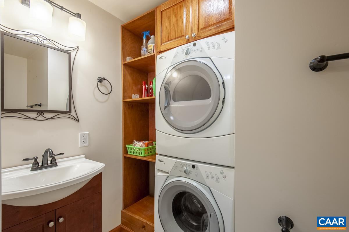 LAKE MONTICELLO - Residential