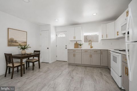 Townhouse For Sale - 1928 W Carey Street<br/> PHILADELPHIA, PA 19140