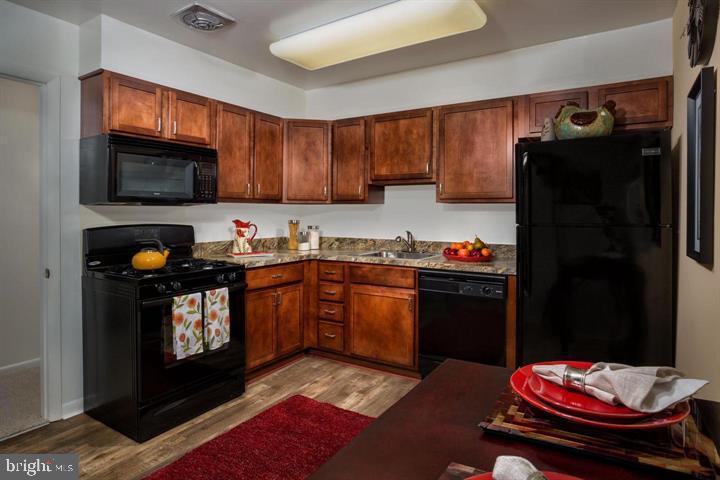 ELKRIDGE ESTATES - Residential Lease