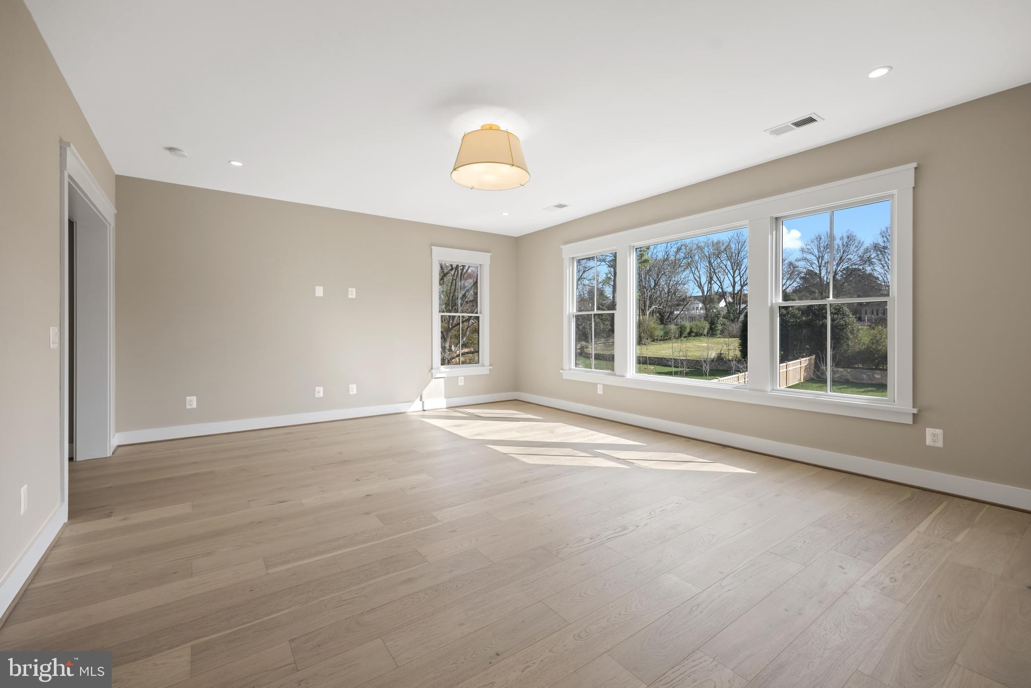 BOULEVARD ACRES - Residential