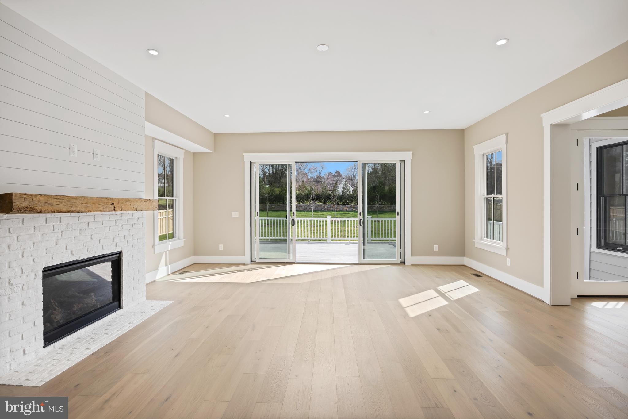 BOULEVARD ACRES - Residential