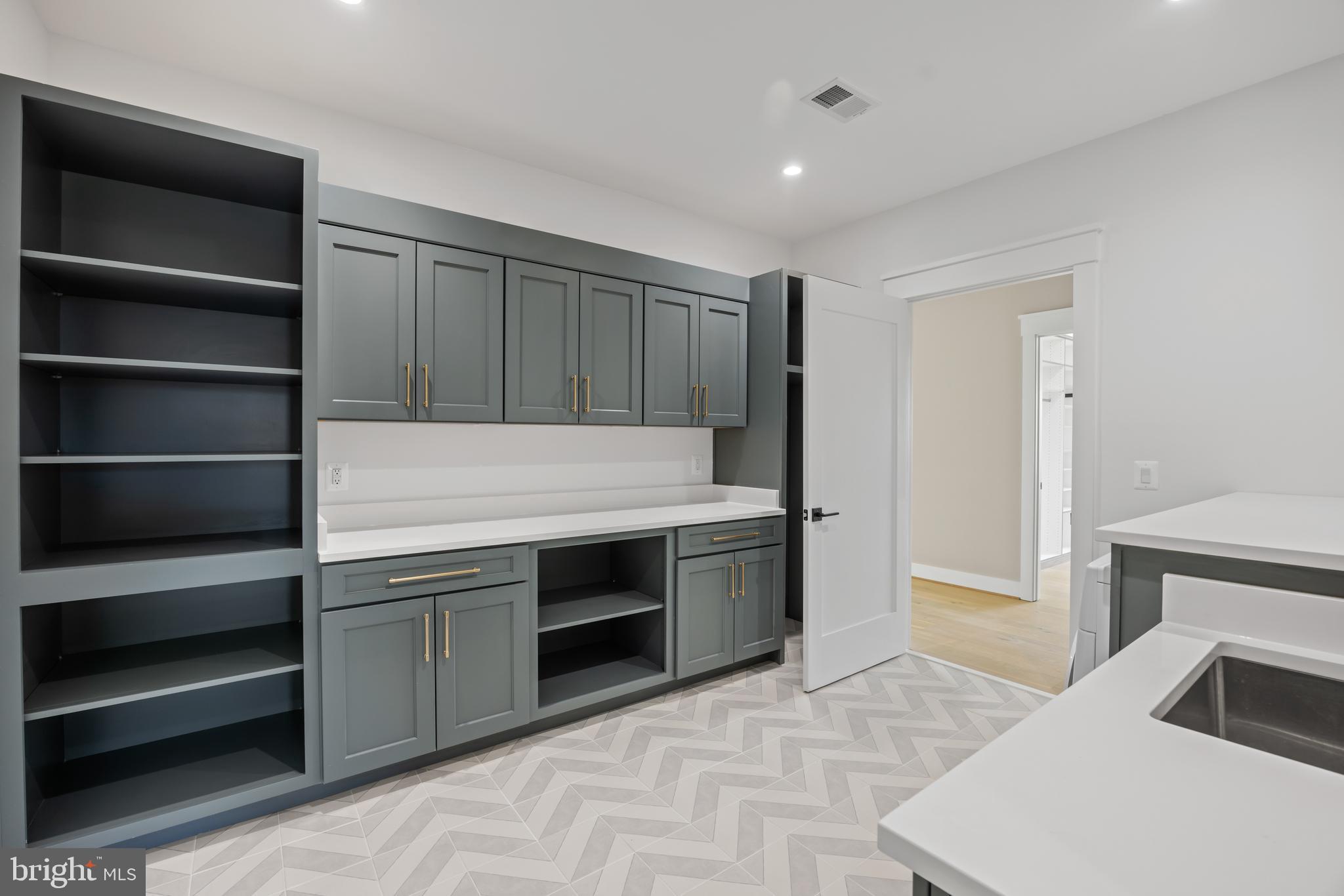 BOULEVARD ACRES - Residential