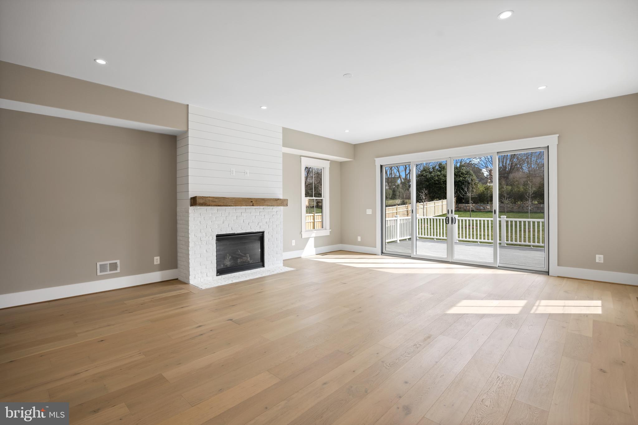 BOULEVARD ACRES - Residential