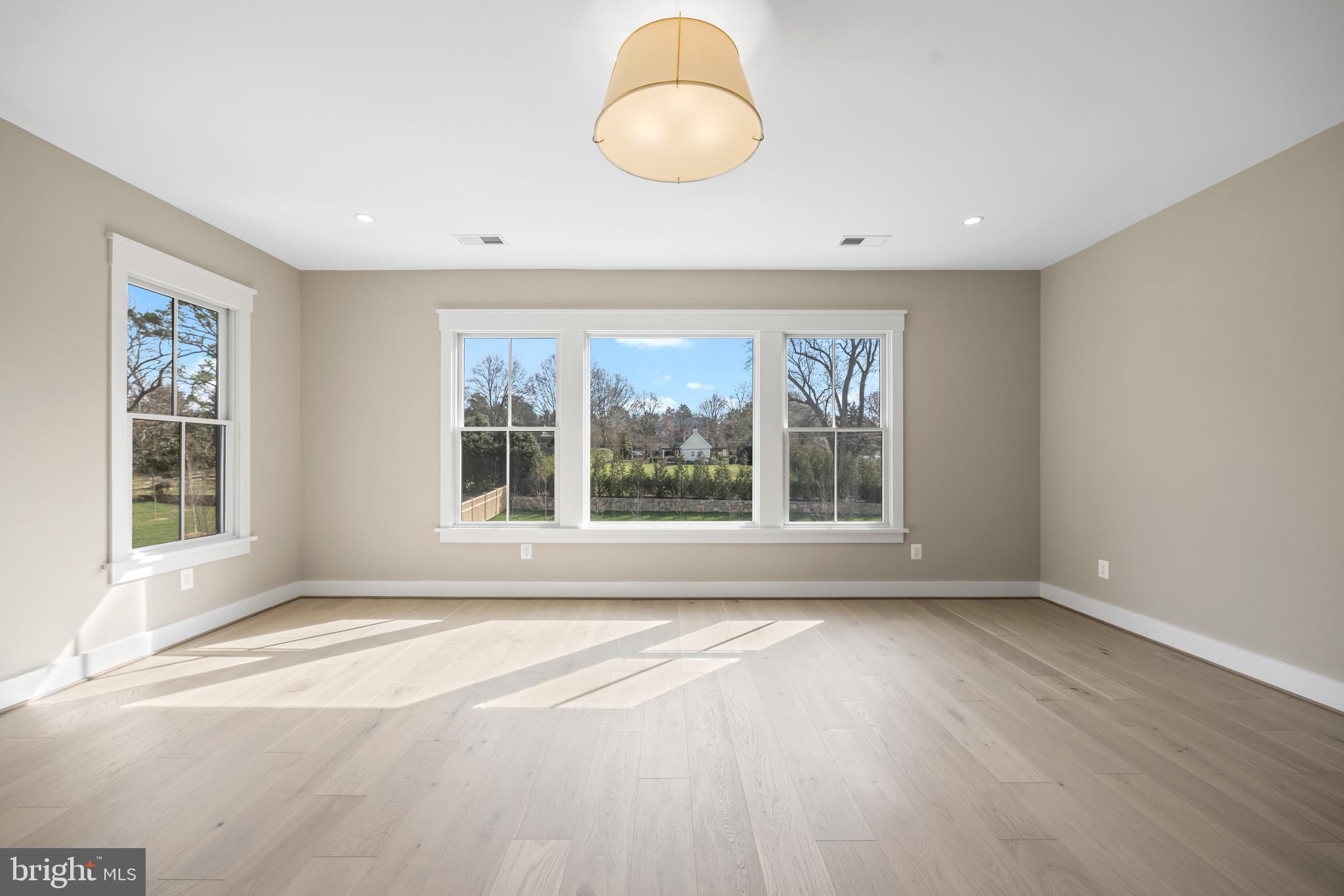 BOULEVARD ACRES - Residential