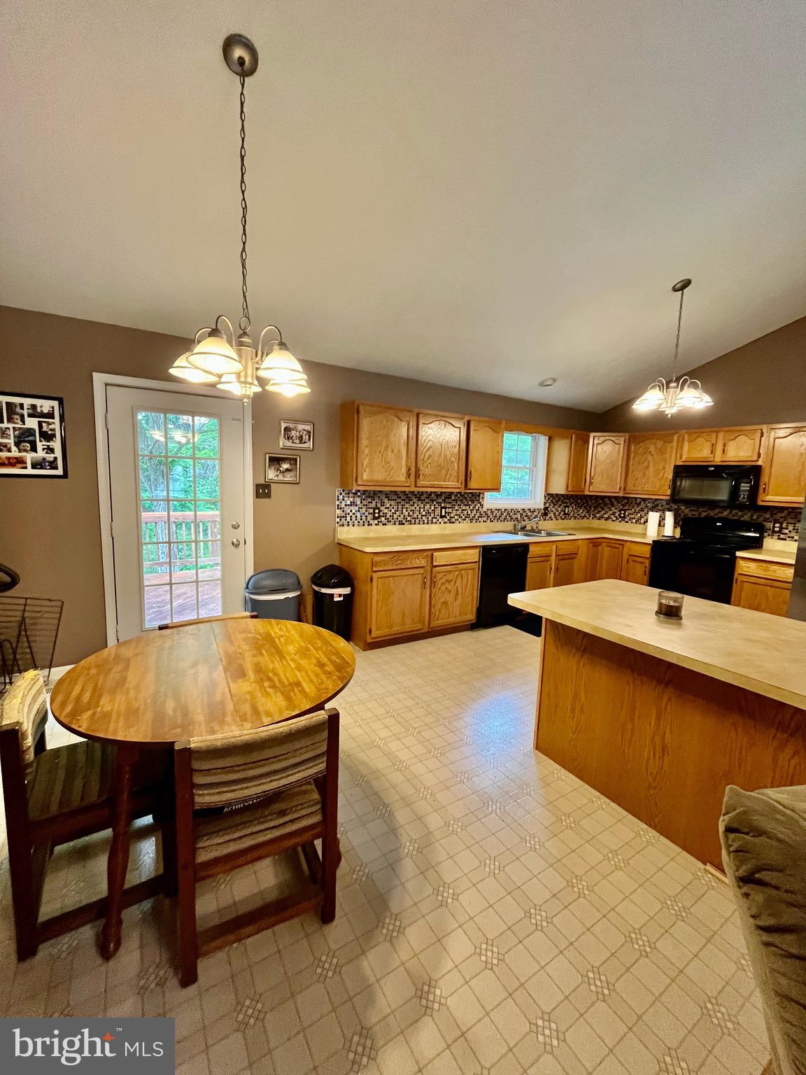 LA-VI ESTATES - Residential