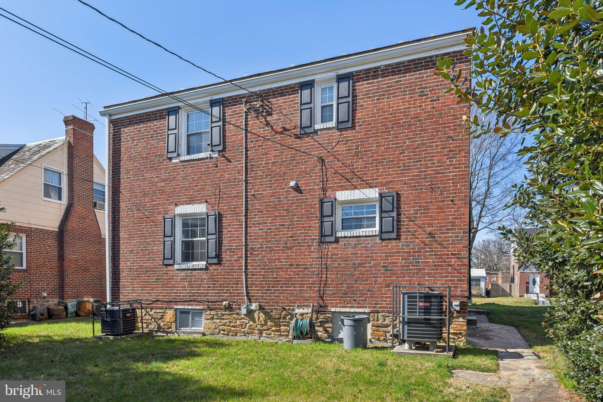 GLEN OAKS - Residential