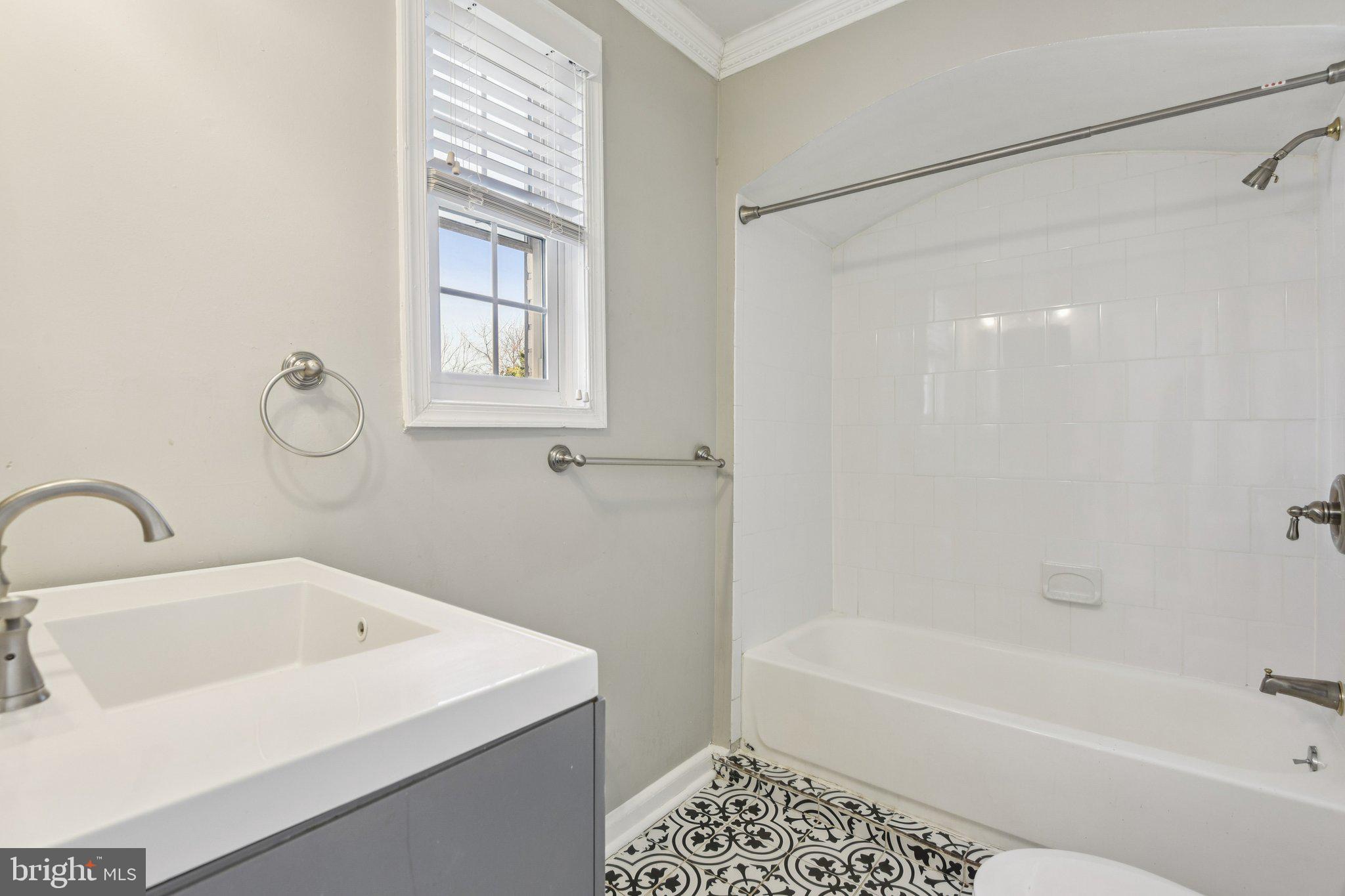 GLEN OAKS - Residential