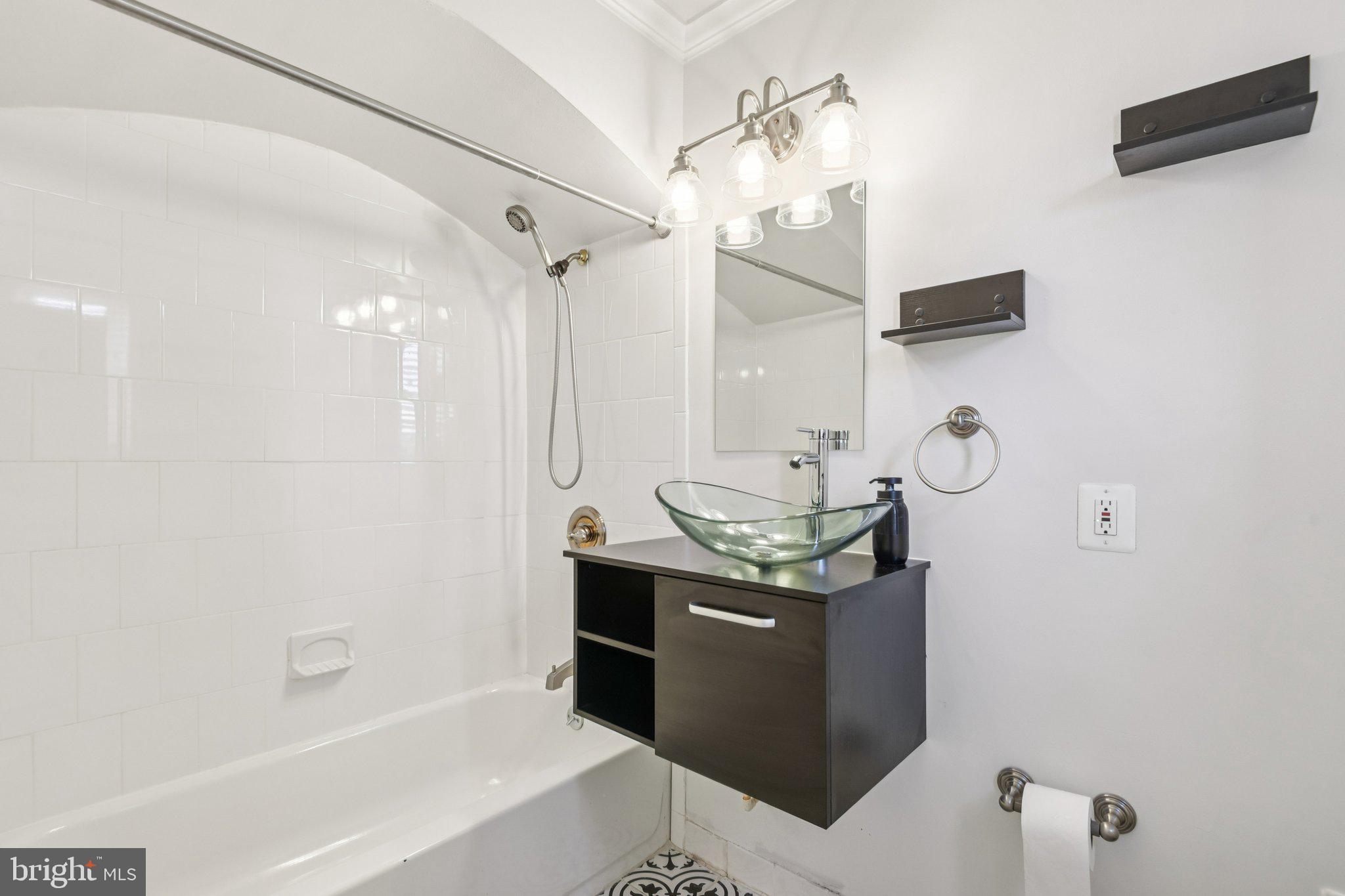 GLEN OAKS - Residential