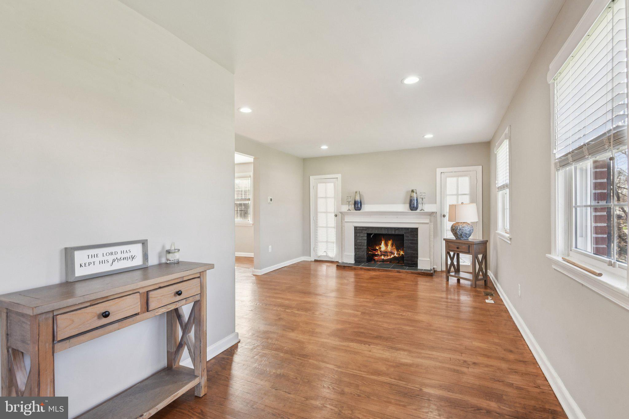 GLEN OAKS - Residential