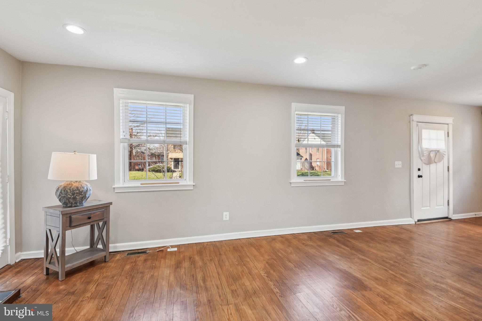 GLEN OAKS - Residential