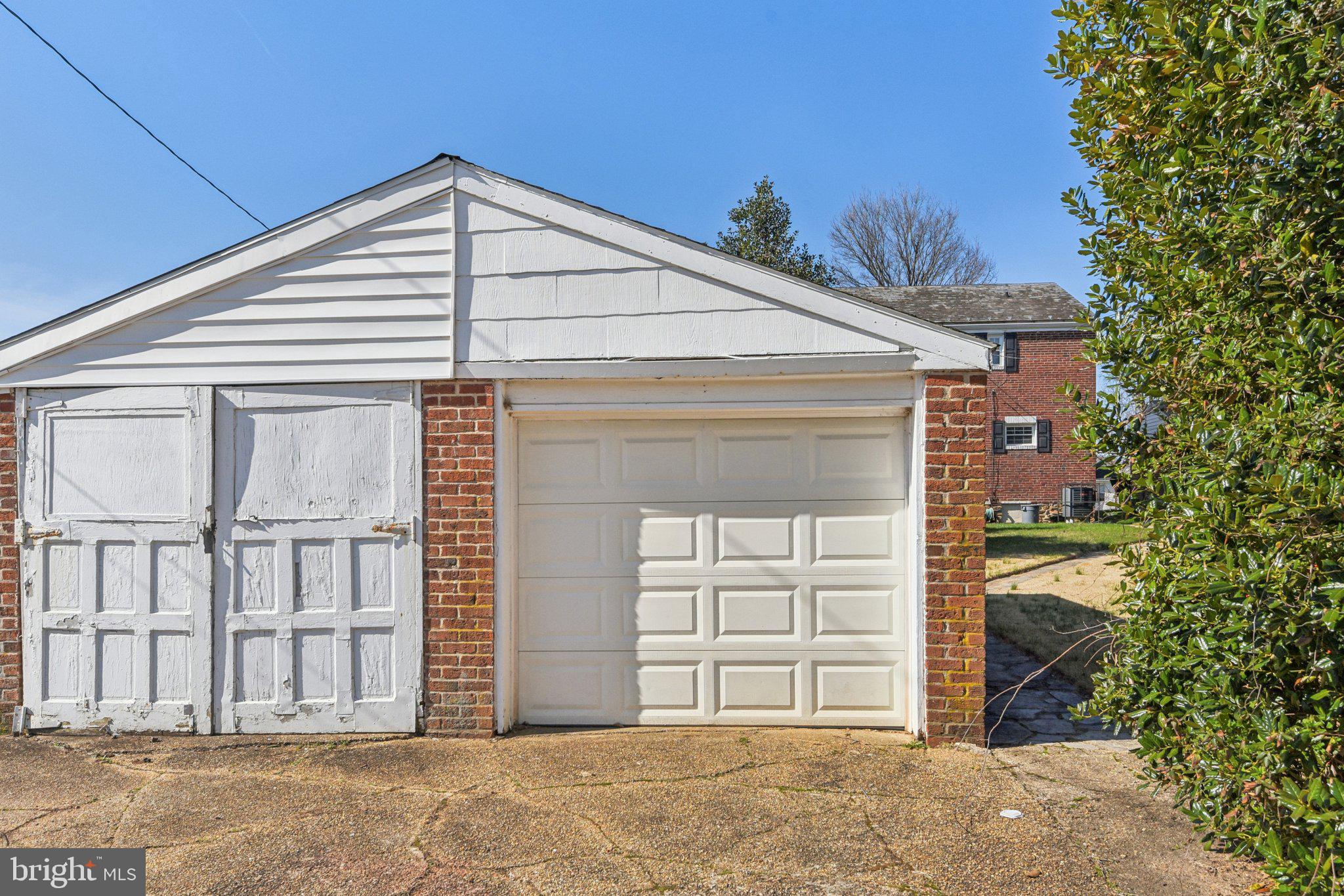 GLEN OAKS - Residential