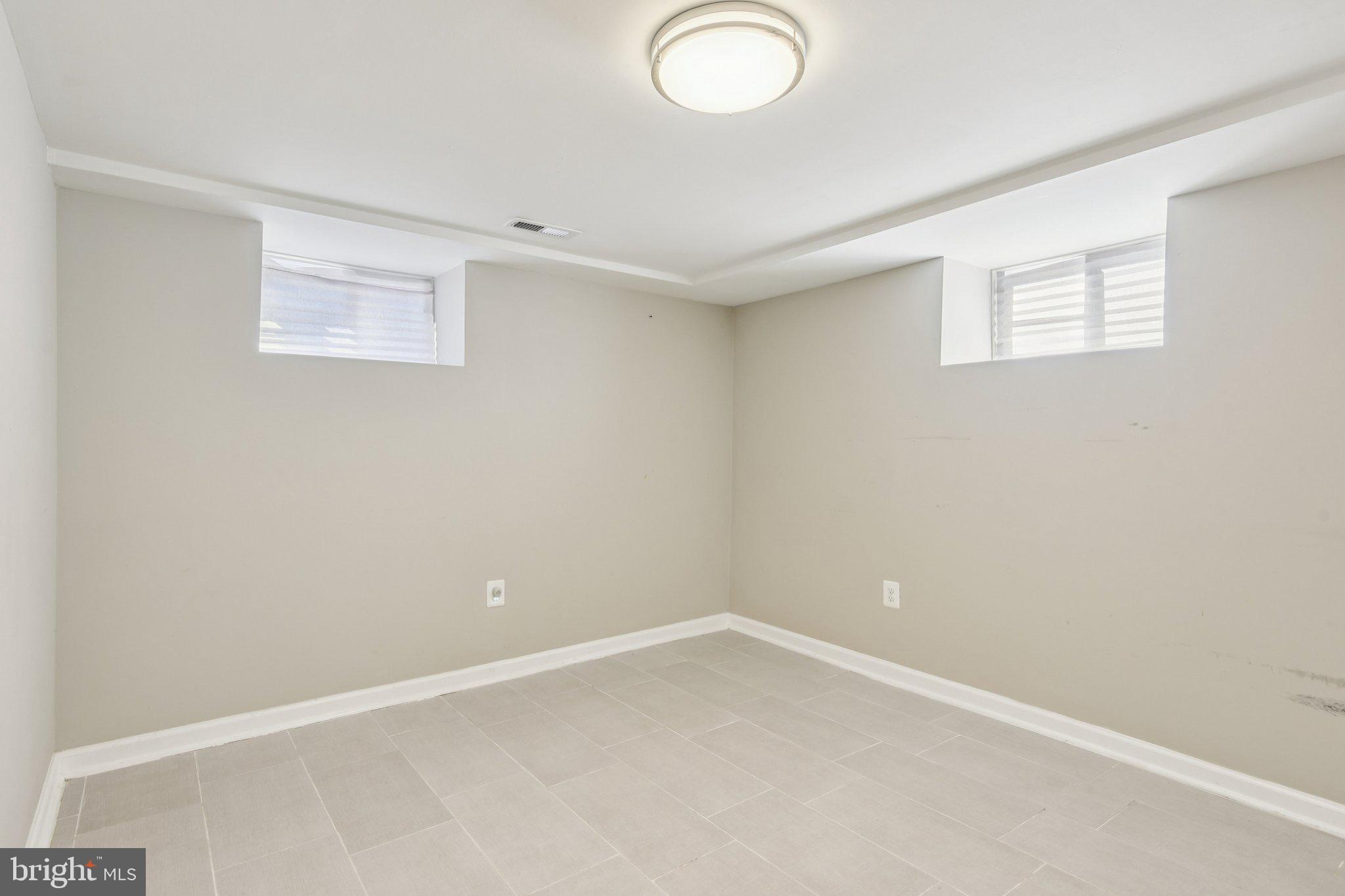 GLEN OAKS - Residential