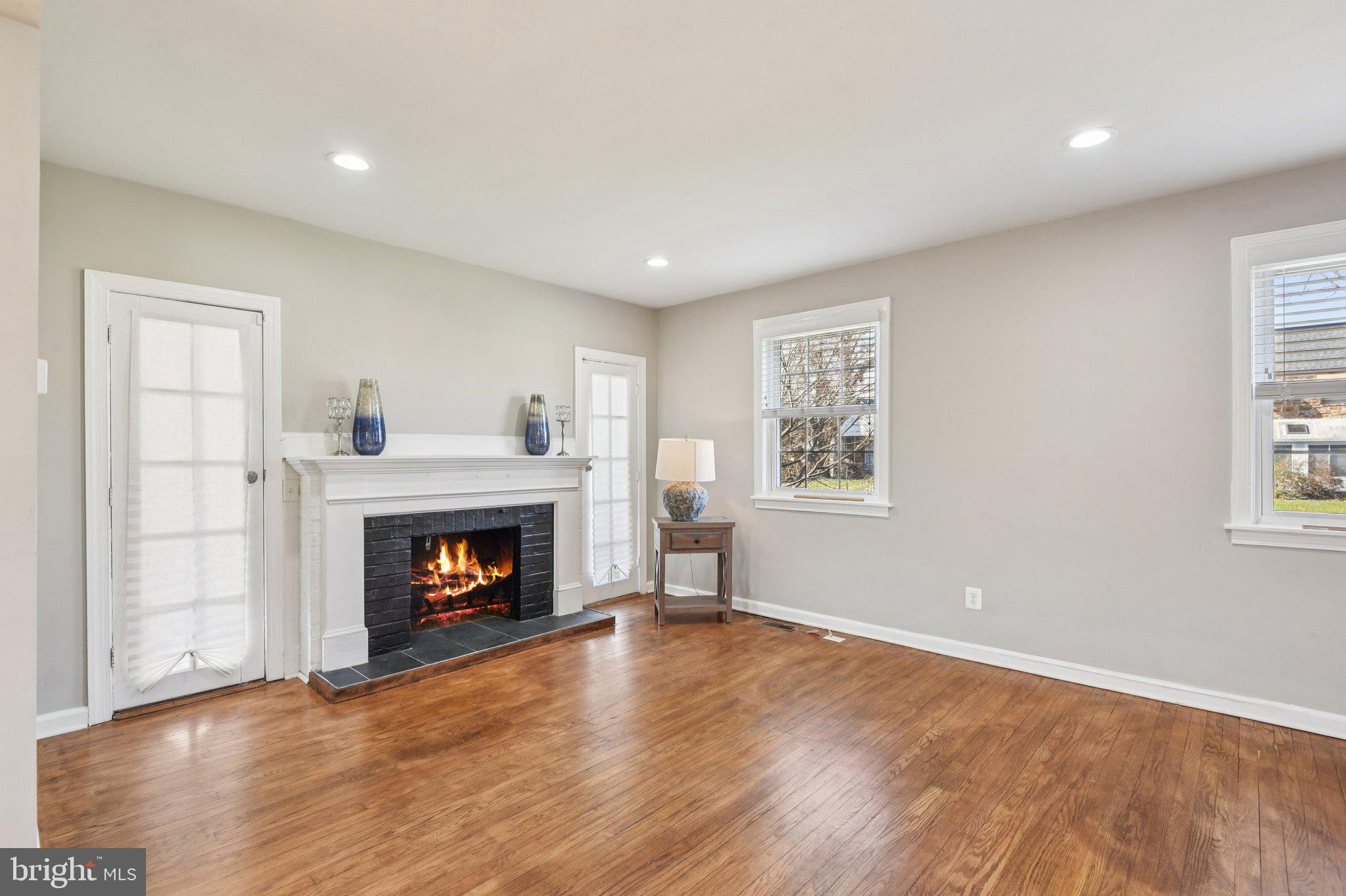 GLEN OAKS - Residential