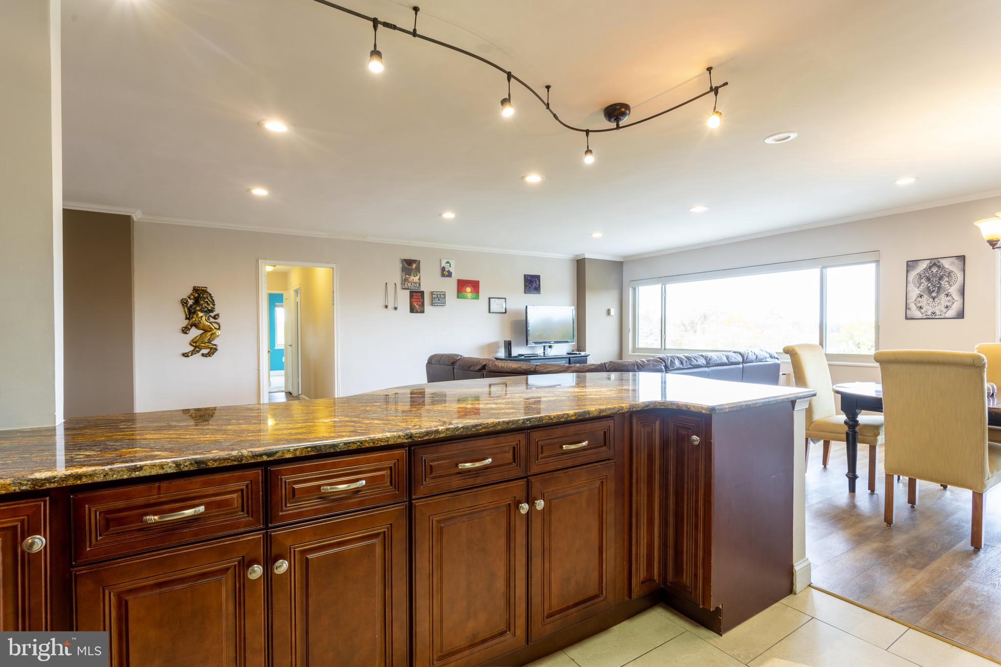 PARK TOWERS WEST - Residential