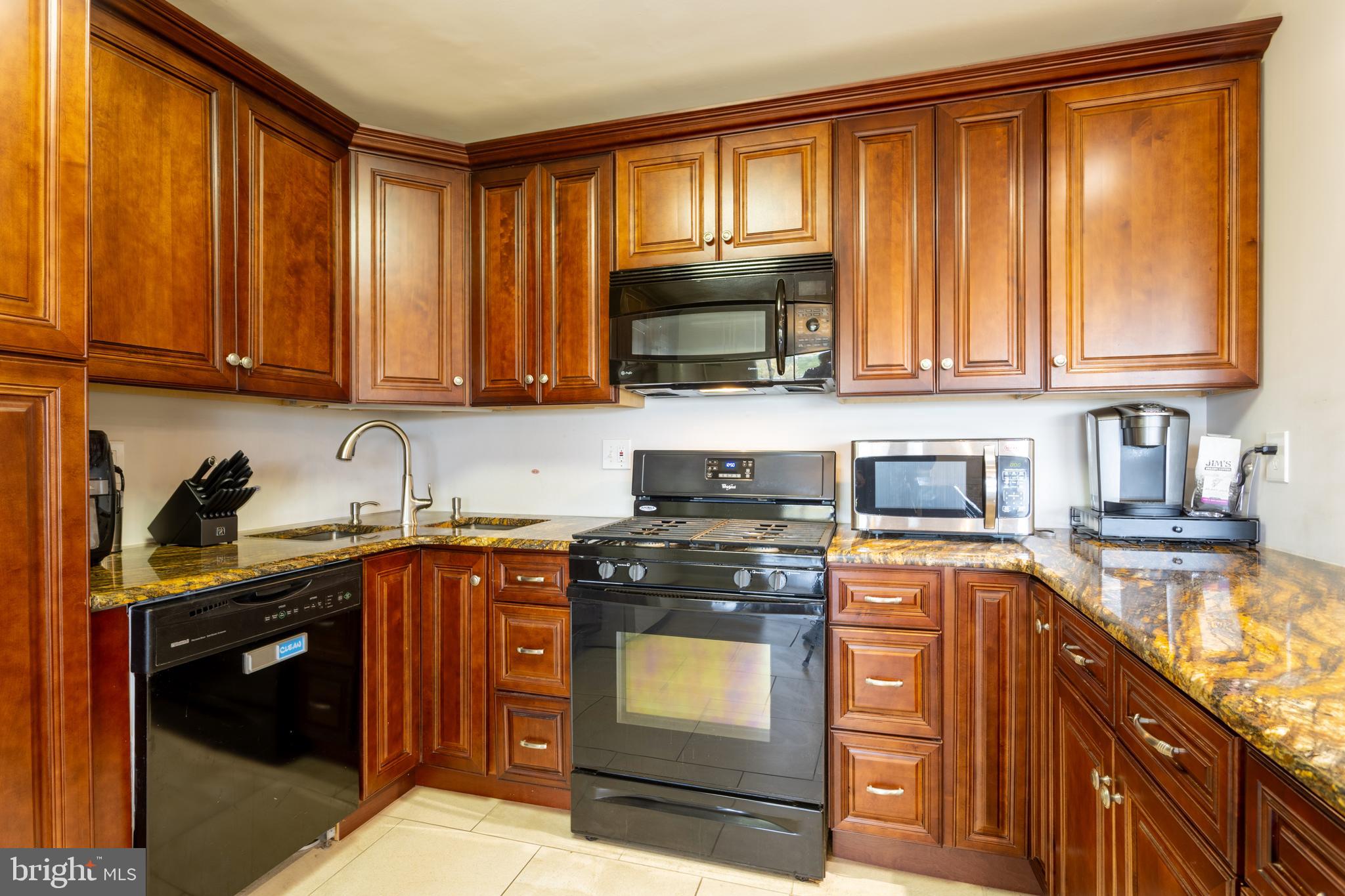 PARK TOWERS WEST - Residential