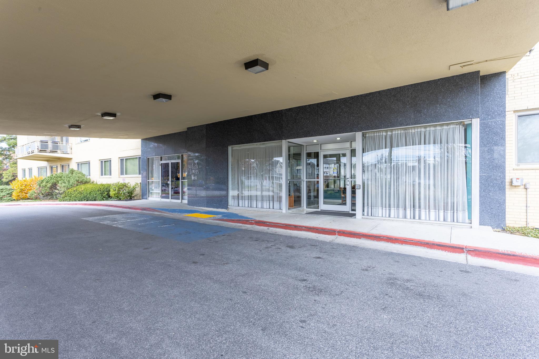 PARK TOWERS WEST - Residential