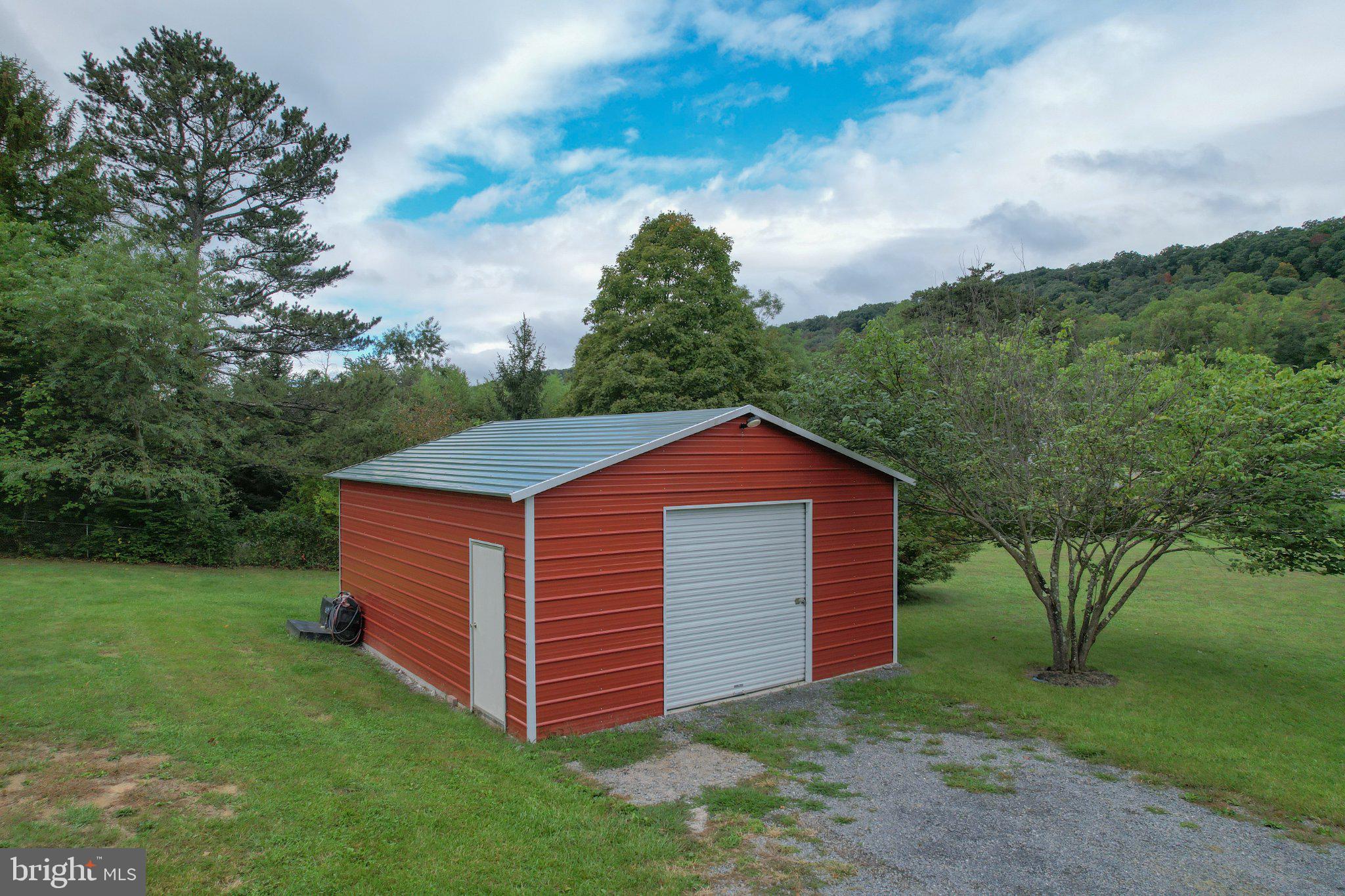 4615 VALLEY ROAD