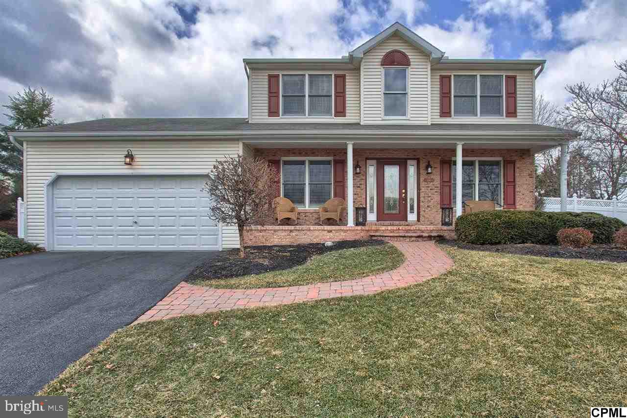 Stunning inside & out w/impeccable maintenance & all the updates! Luminous hardwoods & elegant trim. Remodeled kit w/granite, stainless, oil-rubbed bronze fixtures. Fin LL. Gas FP w/beautiful Italian marble surround. Owner?s suite w/sumptuous spa-like bath, ceramic flrs & shower, dbl bwl van. Private & meticulously manicured homesite w/in-ground pool, cov patio w/pavers, vinyl fencing, prof landscape. Shows like new!