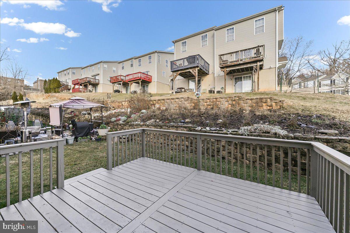 VALLEY VIEW TWINS - Residential