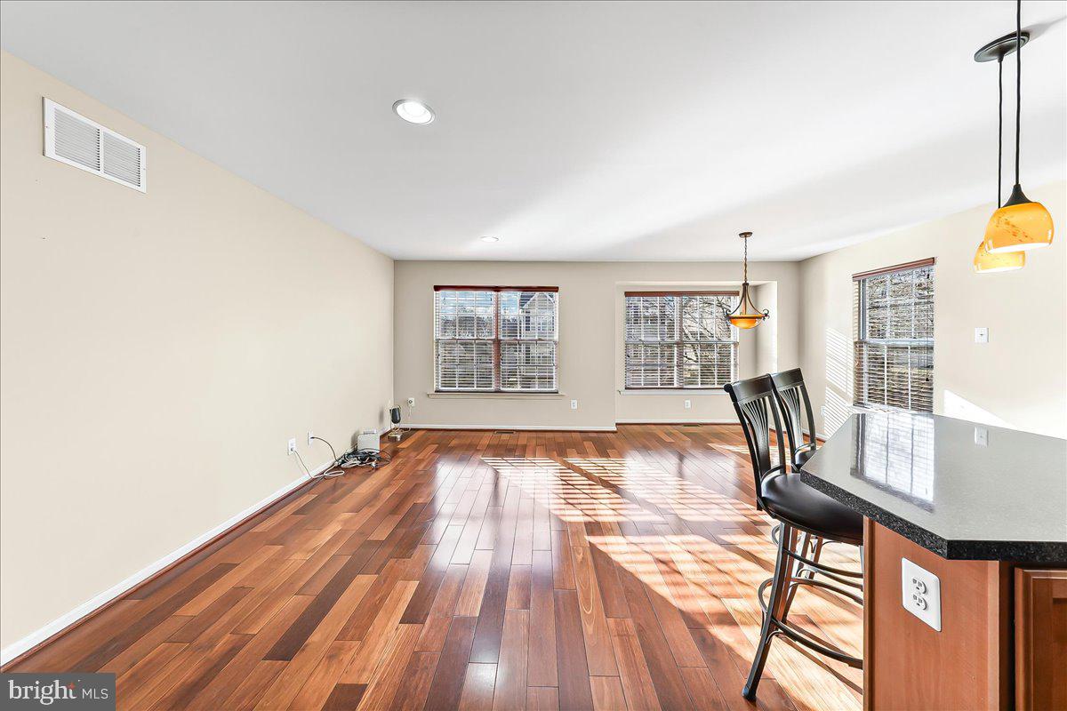 VALLEY VIEW TWINS - Residential