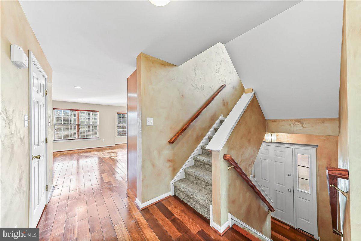 VALLEY VIEW TWINS - Residential