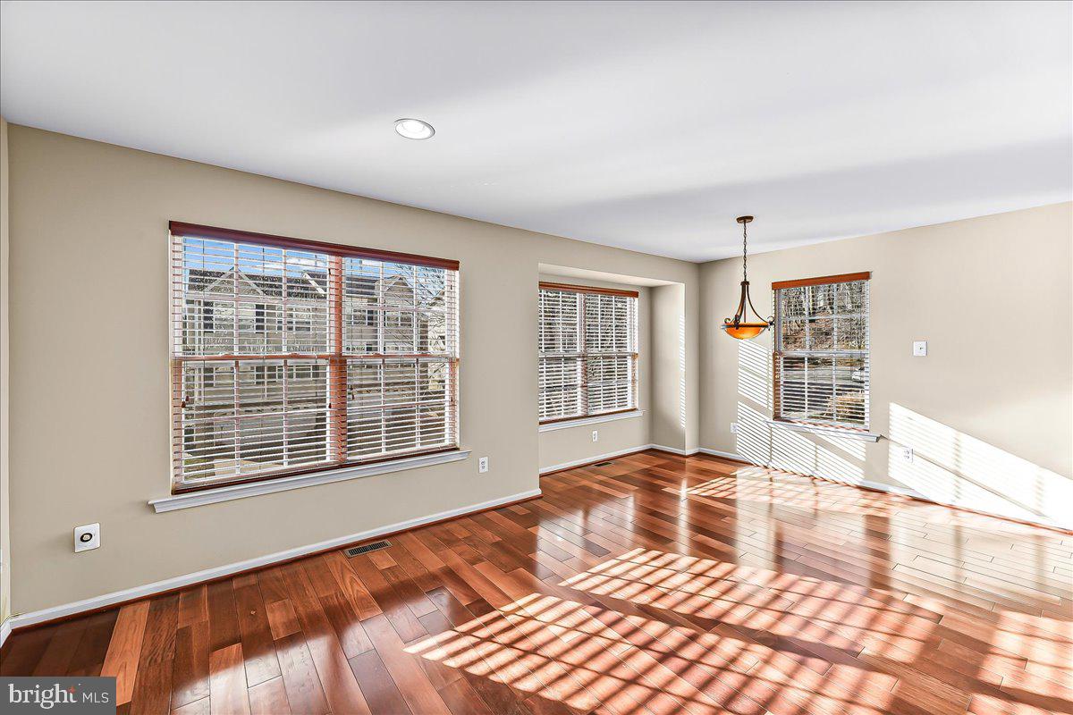 VALLEY VIEW TWINS - Residential