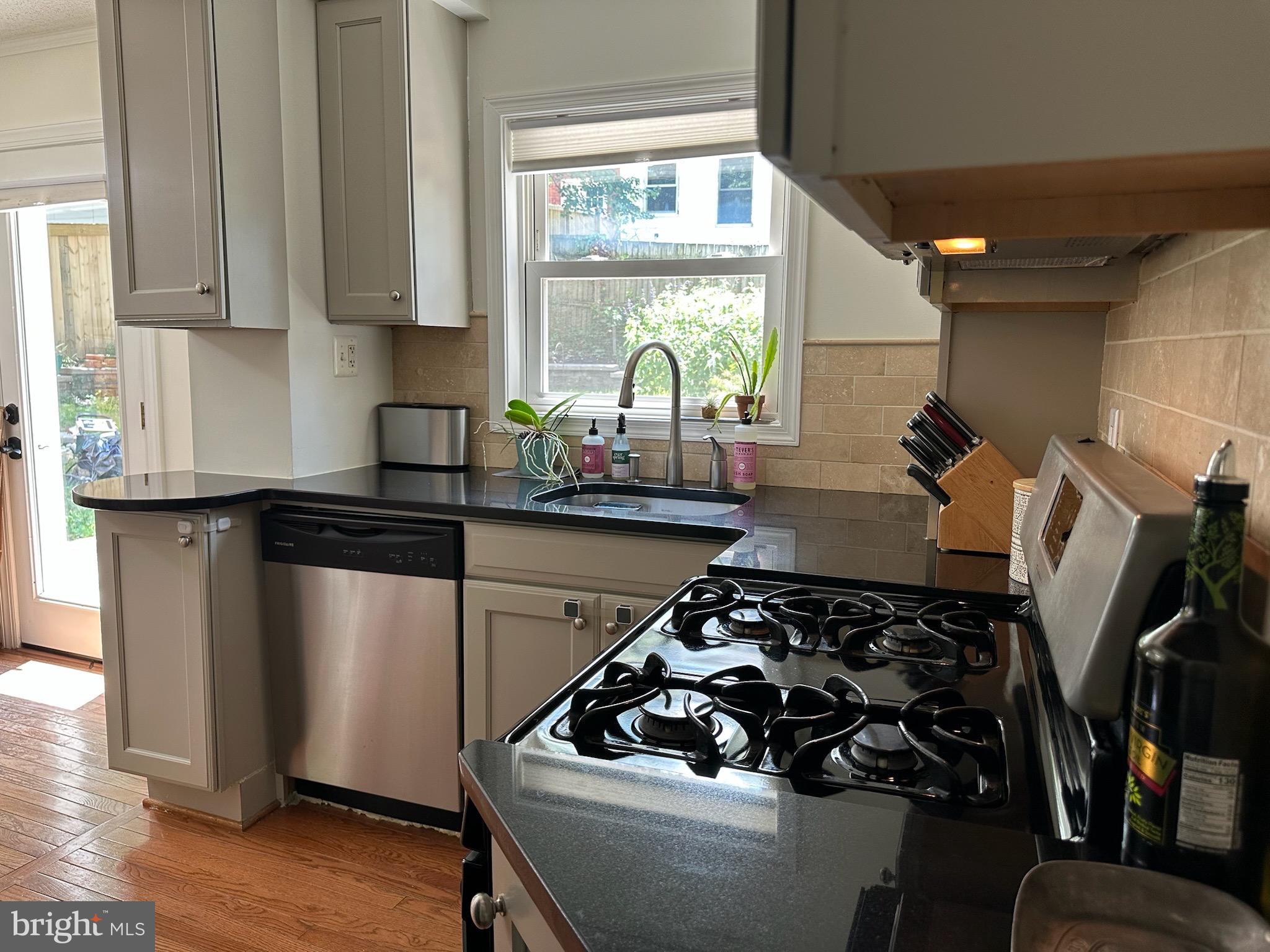 JEFFERSON MANOR - Residential