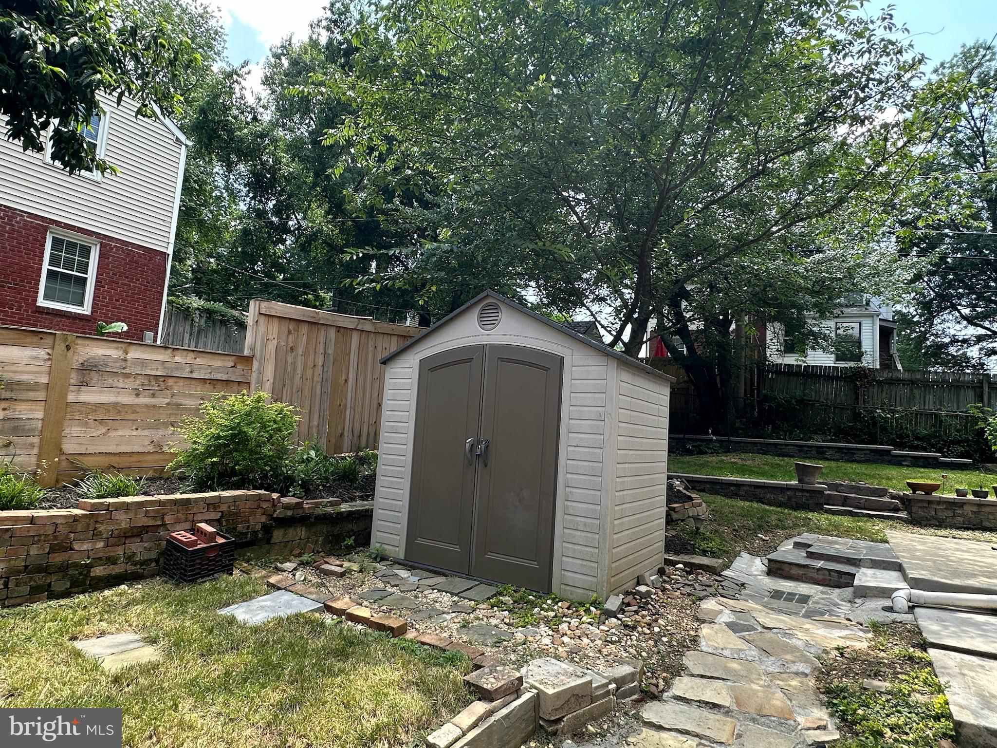 JEFFERSON MANOR - Residential