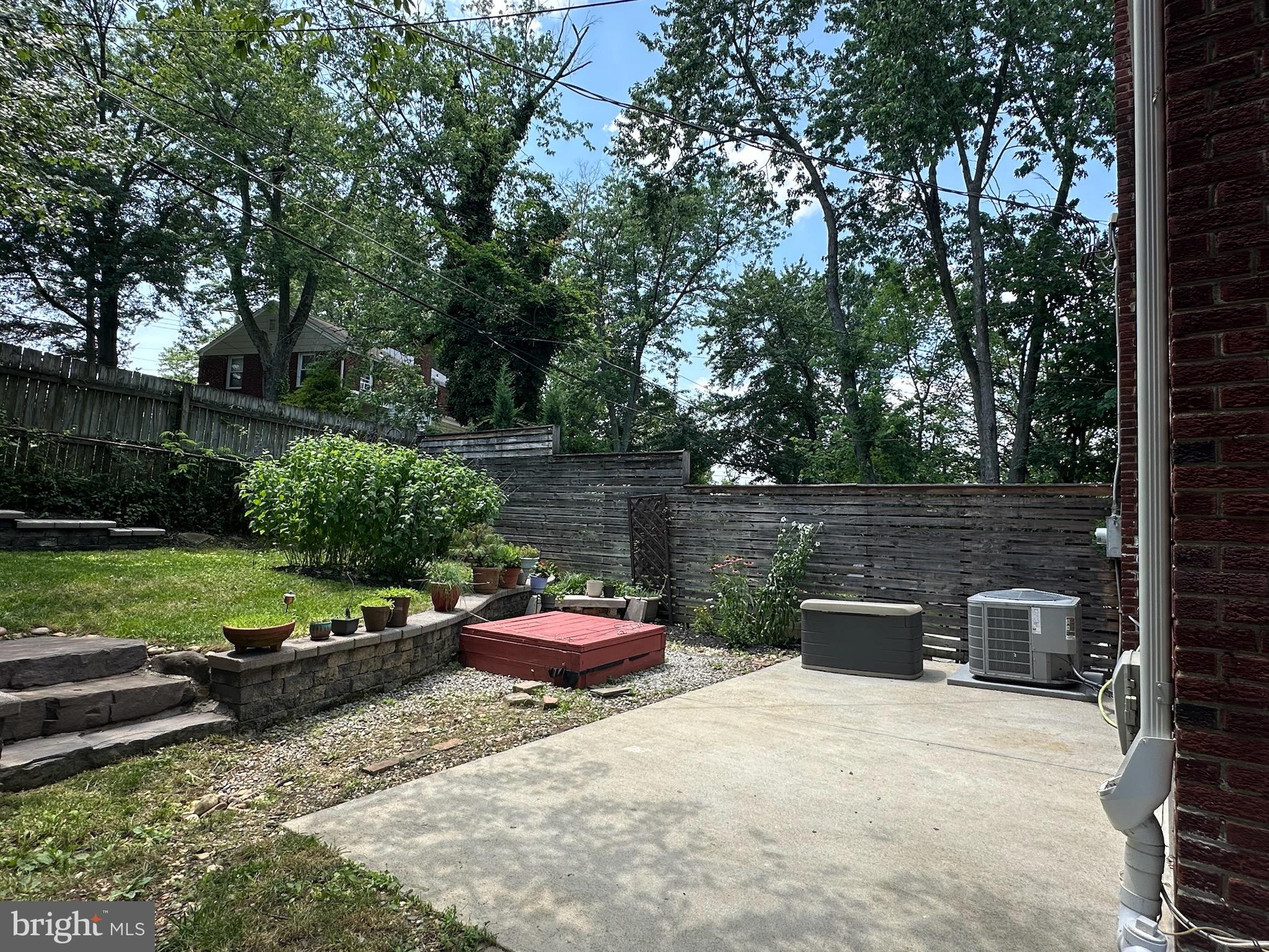 JEFFERSON MANOR - Residential