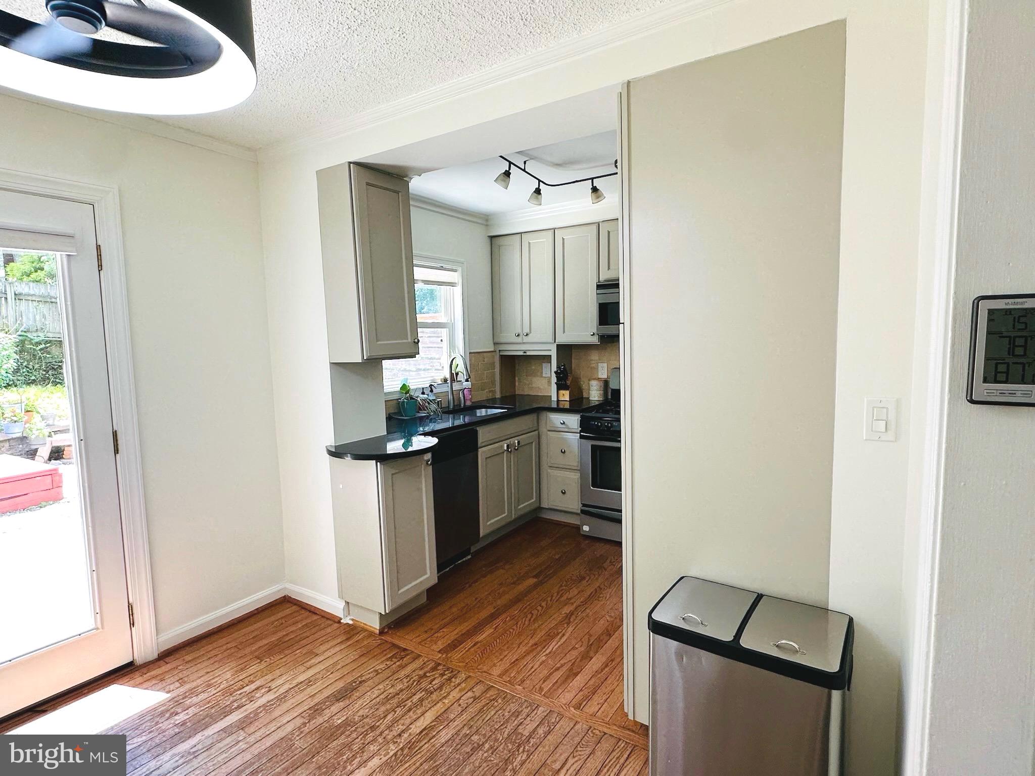 JEFFERSON MANOR - Residential