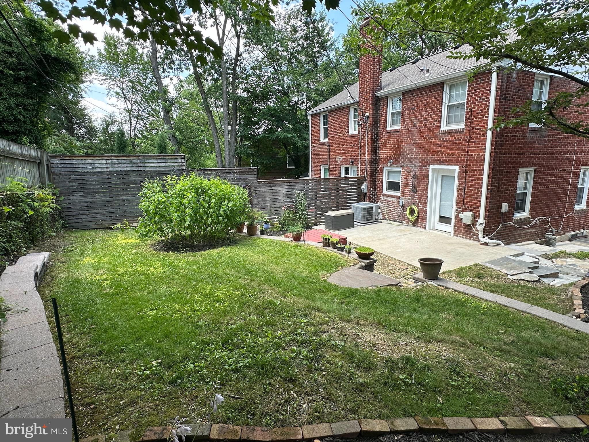 JEFFERSON MANOR - Residential