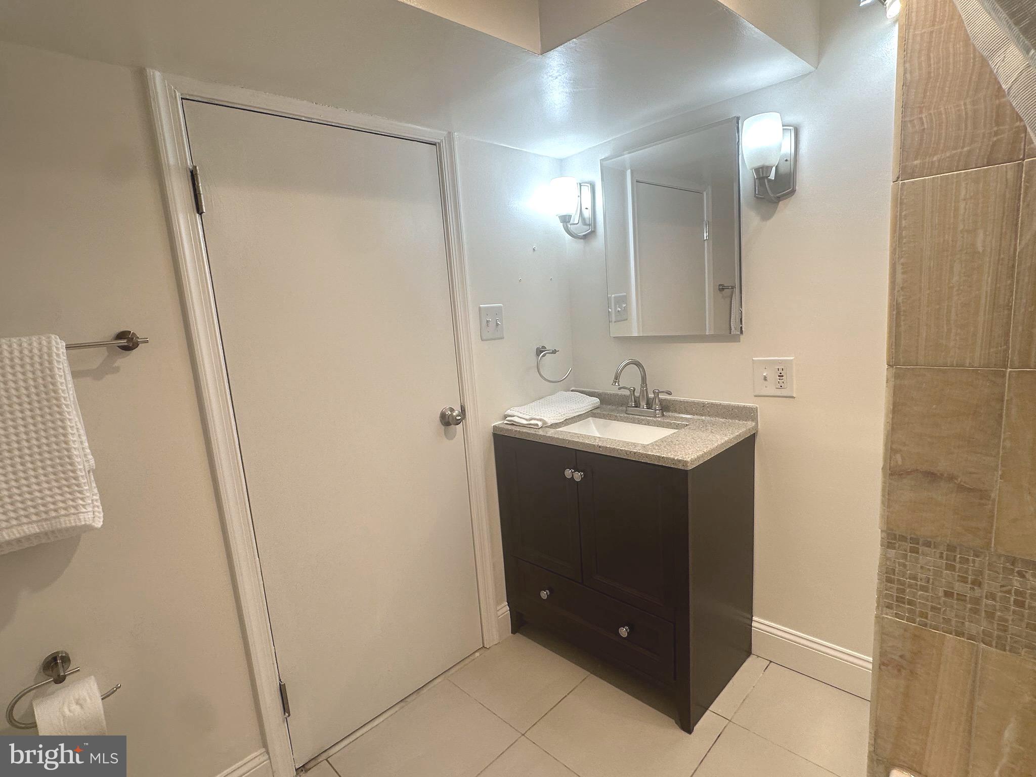 JEFFERSON MANOR - Residential