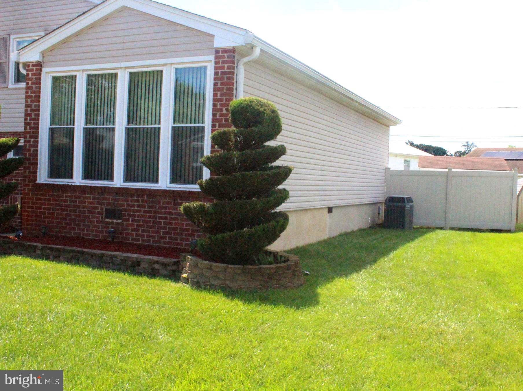 LYNNE ACRES - Residential