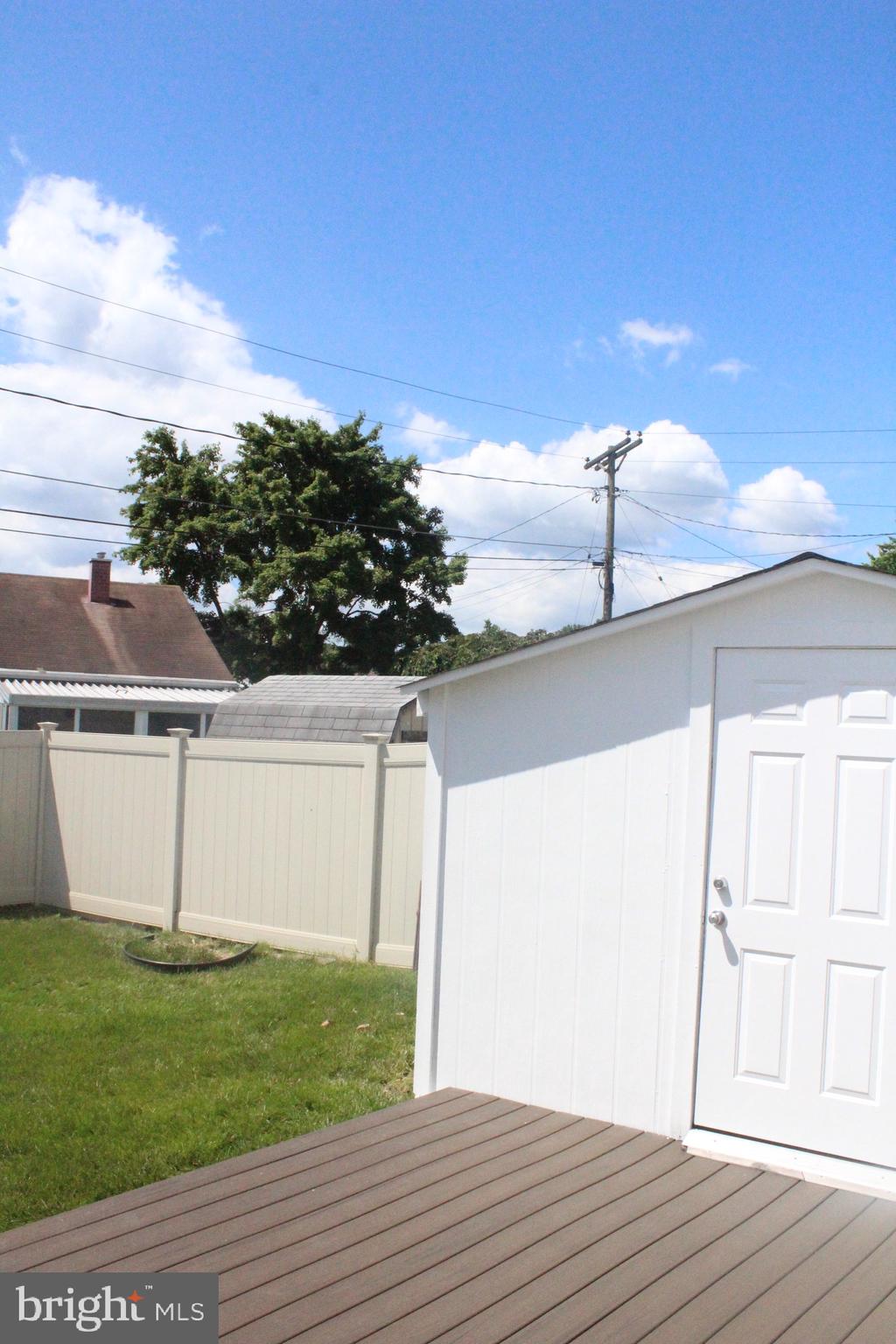 LYNNE ACRES - Residential