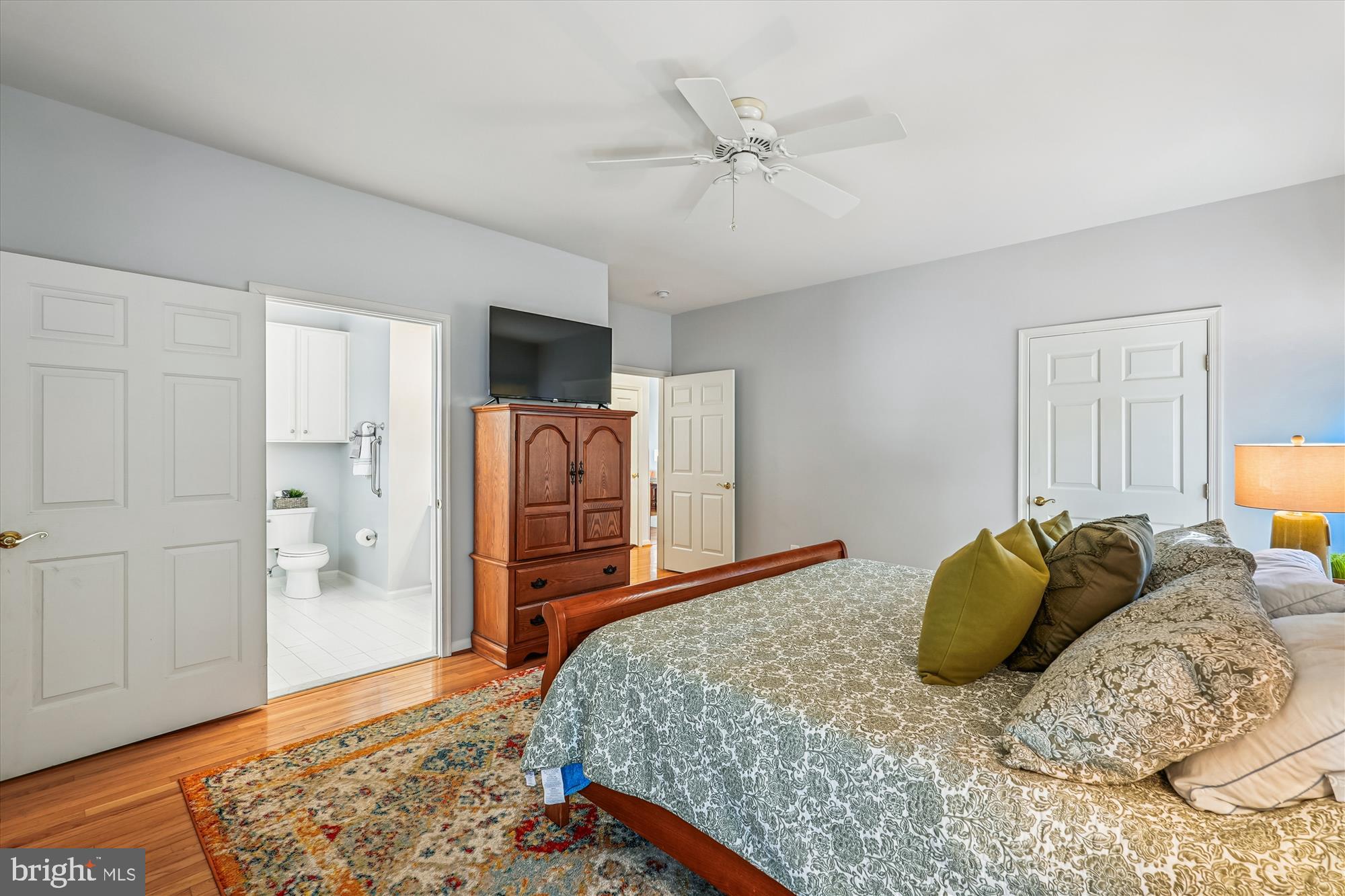 ASHBURN VILLAGE - Residential