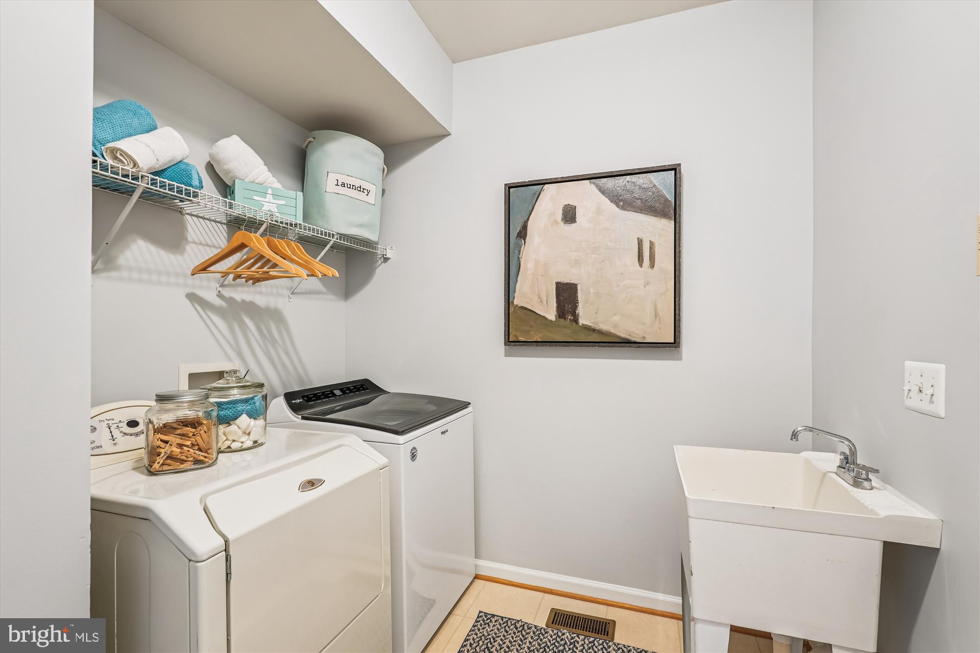 ASHBURN VILLAGE - Residential