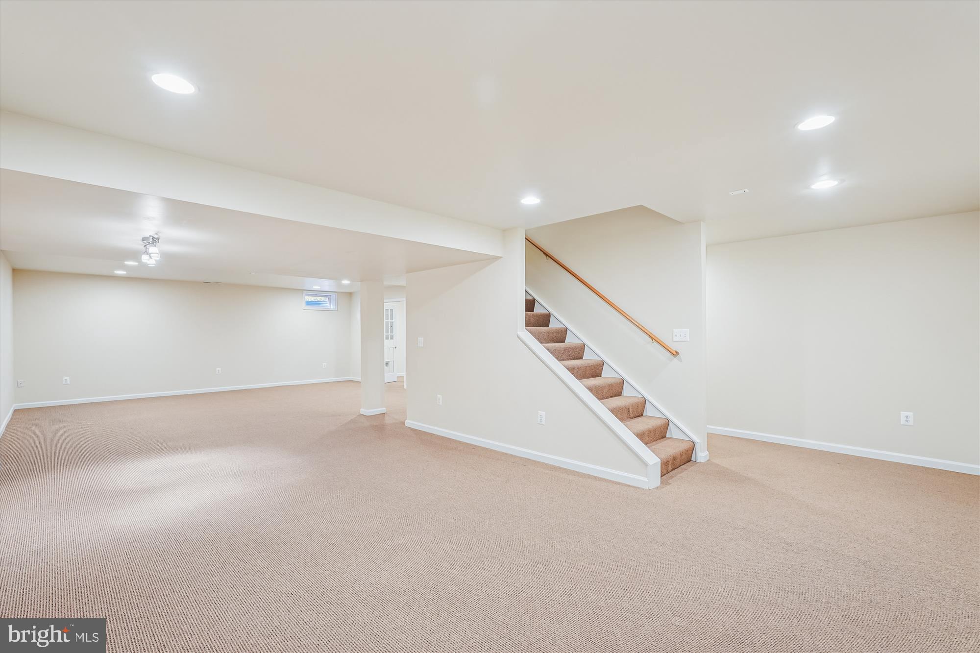 ASHBURN VILLAGE - Residential